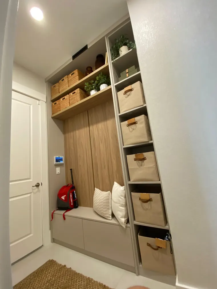 Mudroom bench and cubbies