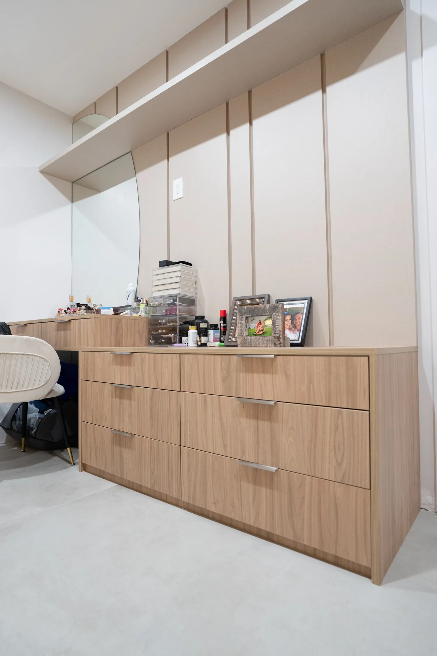 Dressing area with oak drawers