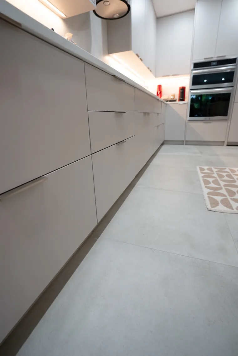 Handleless white kitchen